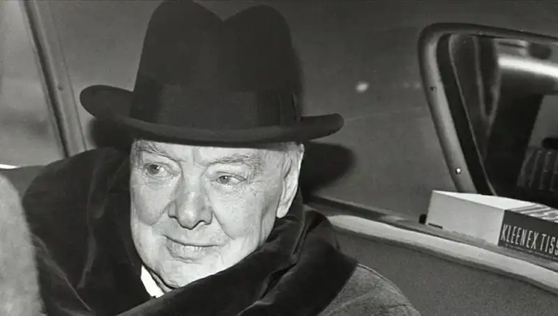 Churchill'in Bekar Evi Satışta! 3,75 Milyon Sterlinle Tarihi Mirası Yakalayın