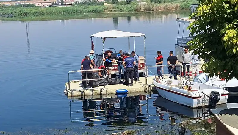 Fırat Nehri'nde Gizemli Bir Erkek Cesedi Bulundu: Çevre Şehirlerde Şok Etkisi Yarattı