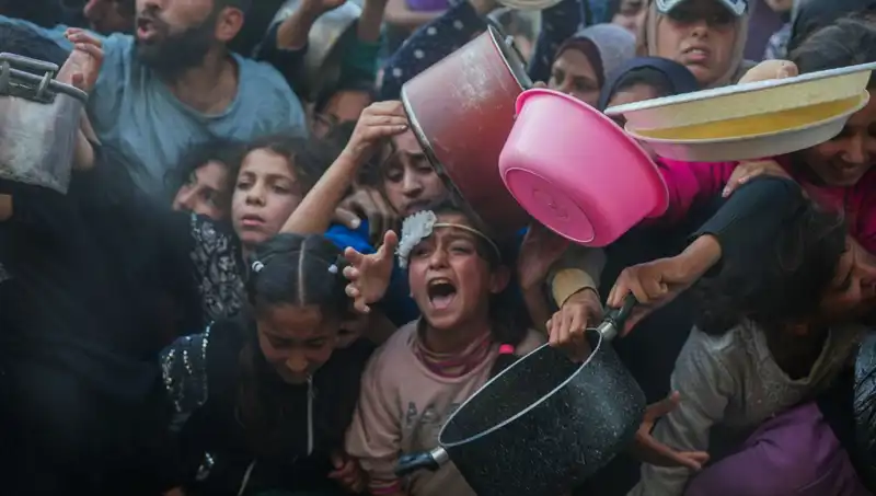 Gazze'de Açlık Krizi: Un Stokları Tükendi, Hayat Mücadelesi Kızışıyor