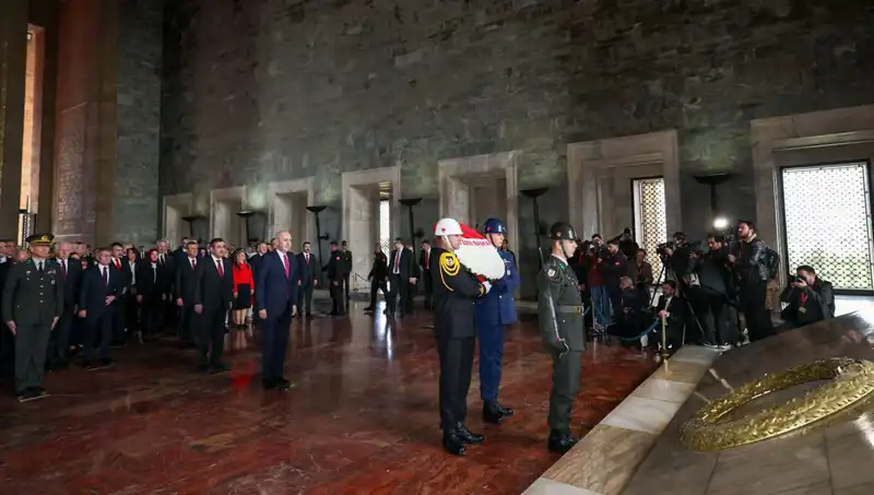Anıtkabir'de Devlet Erkanının Duygulu Anması: 29 Ekim Coşkusu
