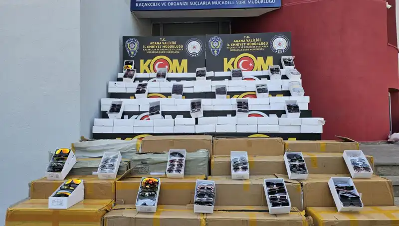 Adana'da 12 Bin Kaçak Güneş Gözlüğü Operasyonu: Gözaltı Sayısı 5'e Yükseldi!