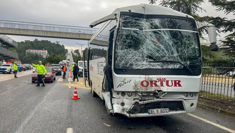 Uşak'ta İşçi Servisleri Çarpıştı: Şok Edici Kaza ve Yaralılar