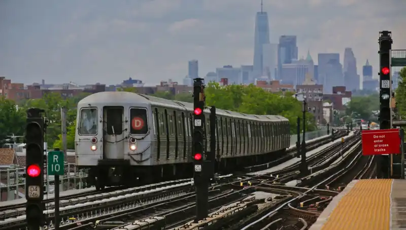 Metro Sörfü: Genç Hayatını Kaybetti, Aile ve Toplum Derin Bir Yasa Boğuldu
