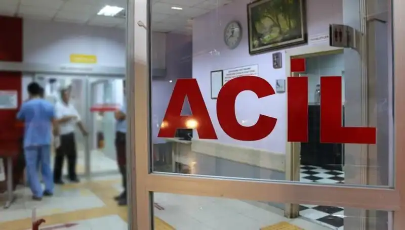Burdur'da Bıçaklı Kavga: Bir Kişi Ağır Yaralandı, Olay Yeri Karıştı
