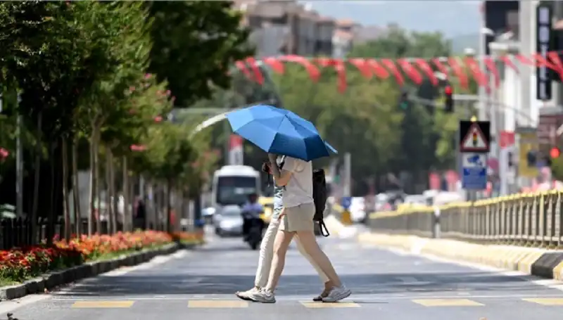 Hafta Sonu Hava Sıcaklığı Düşüyor: Meteorolojiden Önemli Uyarılar!