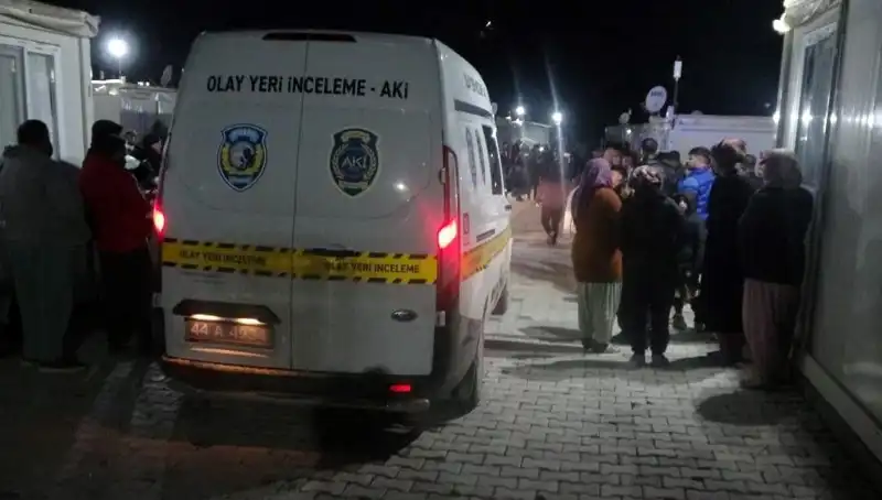 Husumet, Sokakları Kan Gölüne Çevirdi: Kavgada Yaralılar Var