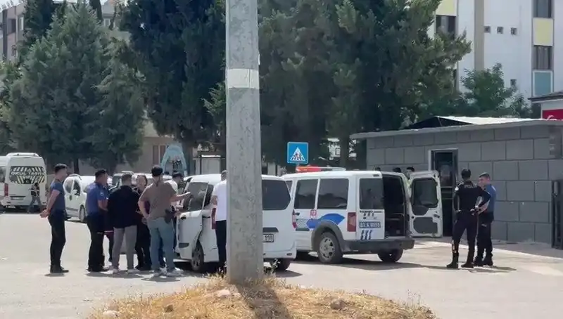Adliye Önünde Gerilime Dava: İki Ailenin Kavgasında 5 Yaralı, 7 Gözaltı