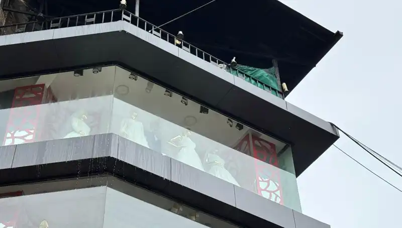Giyim Mağazasındaki Yangın: Alışveriş Merkezi Alev Alev Yandı!