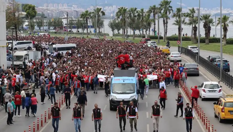 İzmir'de Grev Tohumları Büyürken: 4. Günün Fırtınası!