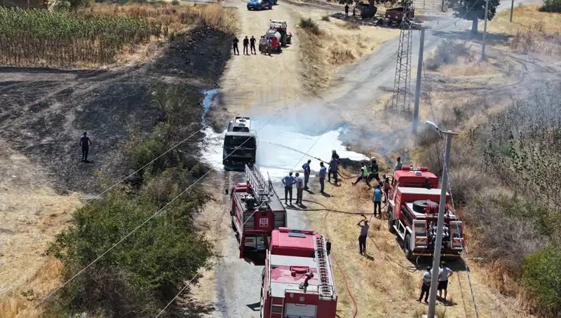 Seyir Halindeki Tanker Adeta Alevlere Teslim Oldu: O Anlar Kameralara Yansıdı