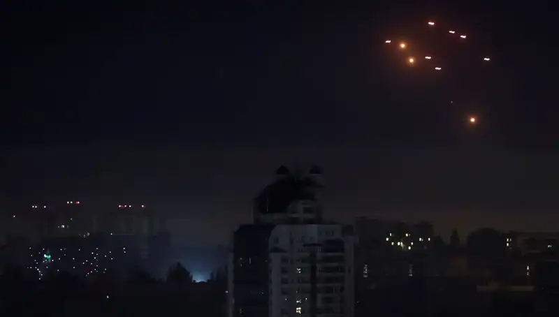 Rusya'nın Saldırıları Süredursun: Kiev'e Yeni Hava Saldırısı ve Sumi'de Tahliye Emri