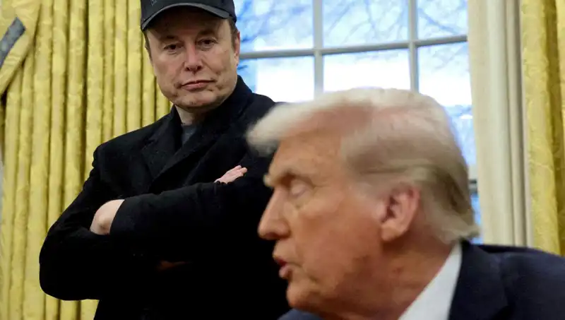 Elon Musk, Trump Kabinesinden Sürpriz Ayrılık: Ayrılma Nedeni Nedir?