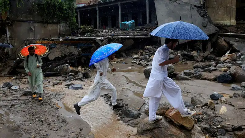 Pakistan'ı Vuran Sel Afeti: DSÖ Acil Tıbbi Malzeme Gönderdi