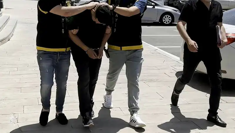 Mezarlıkta Hırsızlık Yapan Şahıs Suçüstü Yakalandı