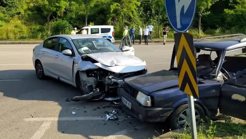 Görele'de Yaşanan Feci Kaza: Sürücü Araç Camından Fırladı!