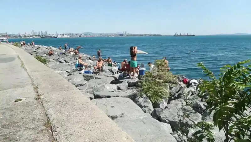 Yazın Keyfi Yeniden Başladı: İstanbullular Sahil Yaşamına Dönüyor