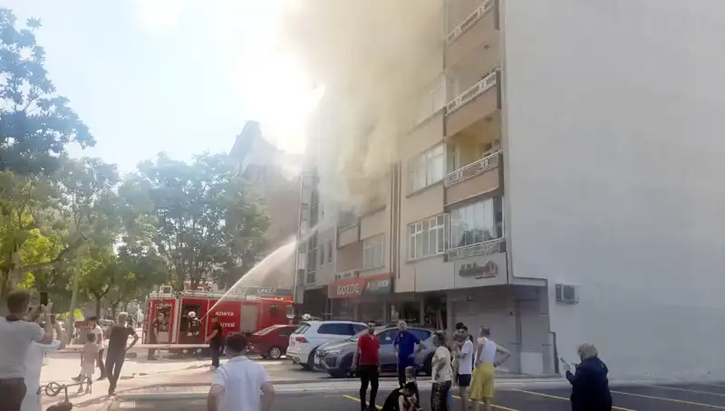 Gözlerini Yangınla Açan Gençlerin Dramı: Hastaneye Kaldırıldılar