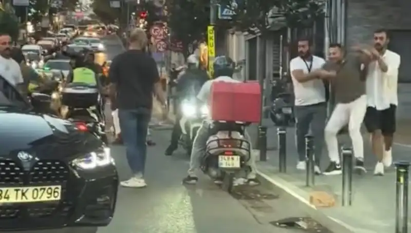 Nişantaşı’nda Yol Verme Kavgası: Sopayla Kadına Saldırı Gündeme Geldi