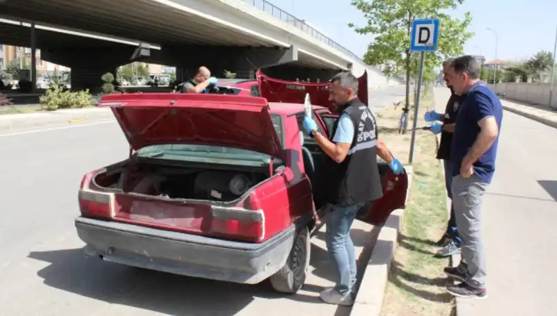 Çaldığı Aracın Yakıtı Bitecek, Yeni Araçla Yola Devam Etti!