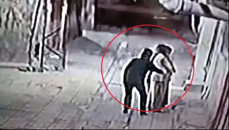 Kapkaççılara Yönelik Eşsiz Operasyon: Polisler Pazarcı ve Simitçi Kılığına Girdi!