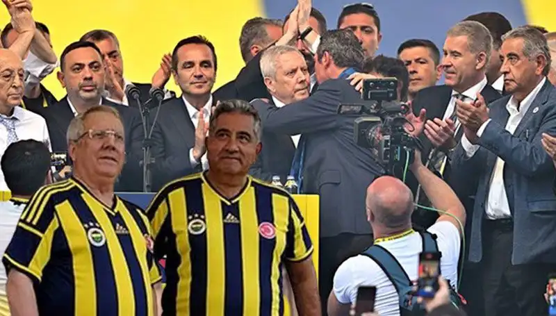 Aziz Yıldırım'ın Ekibi Mahmut Uslu'dan Koç'a Şok İstifa Çağrısı Geldi!
