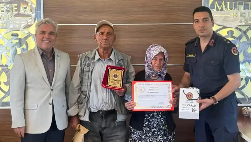 Tek Varoluşları Olan Evi Jandarmaya Bağışladılar: Hayırseverliğin En Güzel Hali