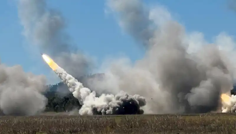 Avustralya'da Tarihi An: İlk HIMARS Atışı Gerçekleşti