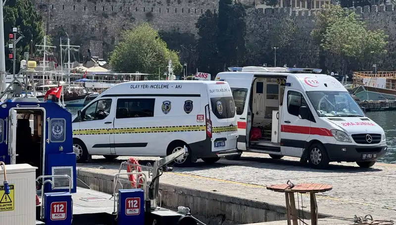 Antalya Sahillerinde Gizemli Bir Olay: Denizde Erkek Cesedi Bulundu