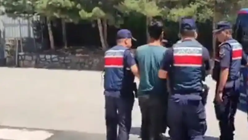 Türkiye Genelinde DAEŞ Operasyonları: 14 İl ve 26 Gözaltı Haberi