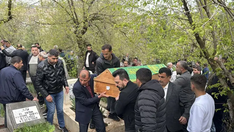 Karabük'teki Trafik Kazasında Hayatını Kaybedenler Diyarbakır’da Defnedildi